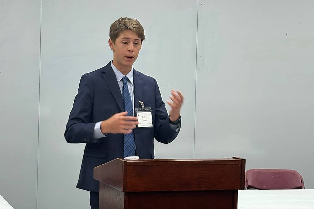 coast-debate-pic-04